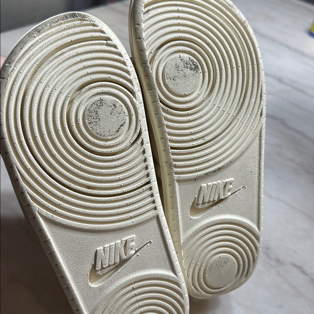 Nike Slides - Picture 5 of 7